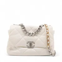 値下げ交渉お待ちしてます！コメント歓迎❤︎CHANEL❤︎新品未開封❤︎ アリュ CHANEL 今季新作ピアス