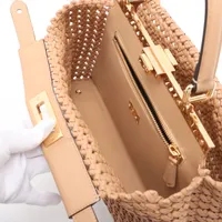 フェンディ ピーカブーレギュラー レザー 2WAYハンドバッグ ブラウン フェンディ ピーカブーエッセンシャリー レザー 2WAY