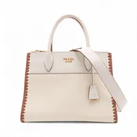 プラダ トライアングル レザー 2WAYハンドバッグ ホワイト