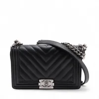 シャネル ボーイシャネル25 キャビアスキン チェーンショルダー