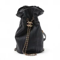 シャネル マトラッセ スエード チェーンショルダーバッグ 巾着