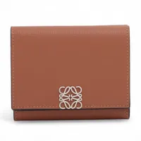 ロエベ アナグラム トライフォールド レザー コンパクトウォレット