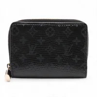 ヴィトン トリヨン ポルトフォイユカプシーヌコンパクト 型番