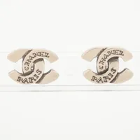 バレンシアガ ロゴプレート ピアス(両耳用) GP シルバー A2469358