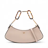 フェンディ イージー バゲット レザー チェーンショルダーバッグ