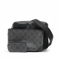 ヴィトン モノグラムエクリプス トリオメッセンジャー M69443 ブラック RFID反応あり