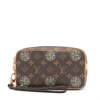 ヴィトン ダミエ グラフィットピクセル ポシェットヴォワヤージュ