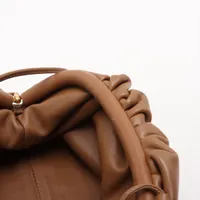 ボッテガヴェネタ ミニ ザ ポーチ レザー ショルダーバッグ ブラウン