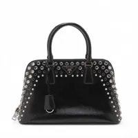 ストア完売品⭐️新品⭐️プラダ サフィアーノレザー iPhone16ProMax 直営店買付 PRADA サフィアーノレザー iPhone16 Pro &16 Pro Max