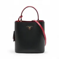 プラダ ヴィッテロダイノ ソフト レザー ハンドバッグ グレー 1BA349