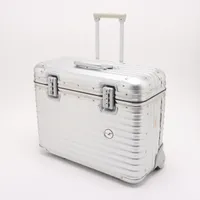 リモワ トパーズ パイロット アルミニウム キャリーケース シルバー