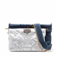 ヴィトン LVピロー マキシミュルティ ポシェットアクセソワール M21057