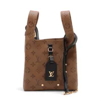 ルイヴィトン モノグラム ジャイアント リバース オンザゴー PM M46373