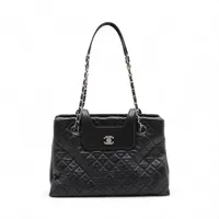 シャネル マトラッセ ラムスキン チェーントートバッグ ブラック