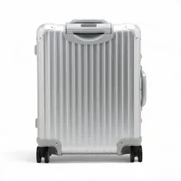 リモワ　シルバー アルミニウム キャリーケース　付属品付き リモワ トパーズ アルミニウム キャリーケース シルバー 暗証番号000