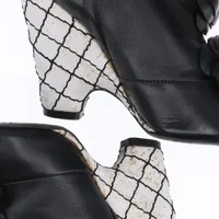 シャネル ココマーク カメリア レザー ショートブーツ 35C レディース