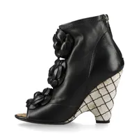 CHANELシャネル　ショートブーツ スエード ココマーク カメリア38C美品 CHANELシャネル ショートブーツ スエード ココマーク カメリア38C美品