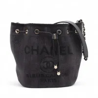 シャネル ドーヴィル ストローxレザー チェーンショルダーバッグ 巾着