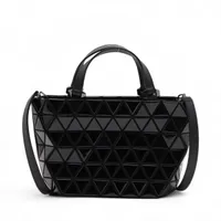 イッセイミヤケ バオバオ PVC ショルダーバッグ ブラック A3116079