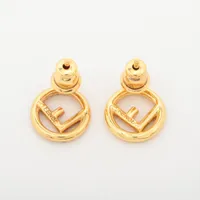 フェンディ エフイズフェンディ ピアス ラインストーン パール ゴールド FENDI フェンディ エフィズ ラインストーン ピアス ゴールド 美品