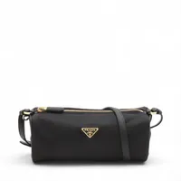 PRADA プラダ トライアングル ナイロンポーチ テスート ブラック 三角ロゴ PRADA プラダ トライアングル テスート ナイロンポーチ ブラック 三角