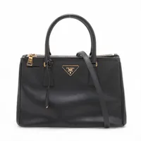 プラダ サフィアーノ レザー 2WAYハンドバッグ ブラック AP137417