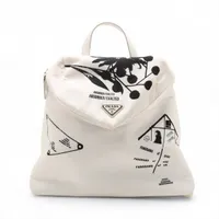 MCM ヴィセトス レザー バックパック/リュック ホワイト A3047837