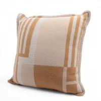 エルメス シェーヌダンクル クッション ウール オレンジ スレ