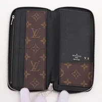 ヴィトン モノグラムマカサー ジッピーウォレットヴェルティカル