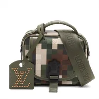 ヴィトン ダモフラージュ クエストメッセンジャー M24450 カーキ RFID反応あり