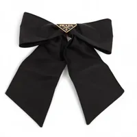 プラダ ロゴ ヘアピン メタル ブラック×シルバー 2個セット A2484412