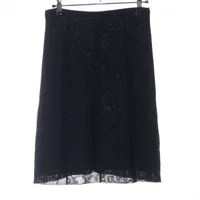 シャネル　フレアスカート　シフォン シルク　ココマーク　ブラック　38 ミディ スカート - シルク、ブラック — ファッション | CHANEL シャネル