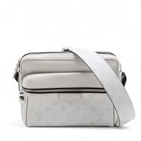 ヴィトン タイガラマ アウトドアメッセンジャーPM M30243 ホワイト