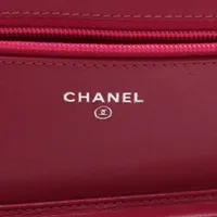 シャネル カメリア パテントレザー チェーンウォレット ピンク