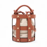 【未使用に近い】フェラガモ ハンドバッグ　ガンチーニ　トリフォリオ　2way フェラガモ ガンチーニ トリフォリオ レザー ショルダーバッグ