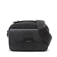 ヴィトン トリヨンモノグラム Sロック メッセンジャー M58489 RFID反応