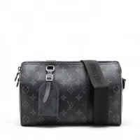 ヴィトン モノグラム エクリプス シティ キーポル M45936 ブラック