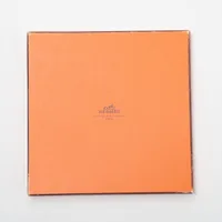 HERMES カレ90 l'ARBRE de SOiE 桑の木と蚕 スカーフ エルメス カレ90 l'ARBRE de SOiE 絹の木 桑の木と蚕 スカーフ シルク