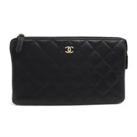 シャネル マトラッセ ラムスキン ラウンドジップウォレット ブラック