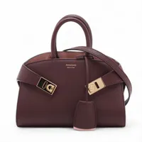 【アラ】ガンチーニ Ferragamo ガンチーニ レザーバッグ | ブラック | FARFETCH JP