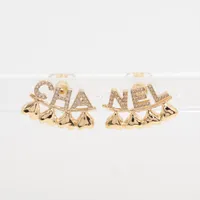 ヴァレンティノ Vロゴ シグネチャー ピアス(両耳用) メタル×ライン