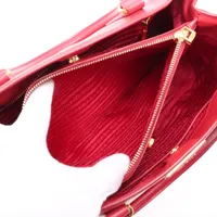 プラダ サフィアーノラクス ガレリア レザー 2WAYハンドバッグ レッド