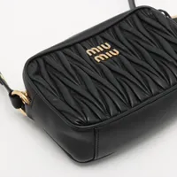 ミュウミュウ マテラッセ レザー ショルダーバッグ ブラック A4176169