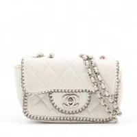 シャネル ミニマトラッセ ラムスキン シングルフラップ ダブルチェーン