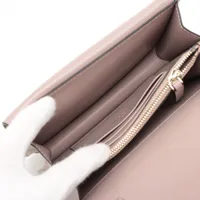 ヴァレンティノガラヴァーニ Vロゴ レザー チェーンウォレット ピンク