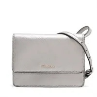 プラダ サフィアーノラクス レザー ショルダーバッグ シルバー BT1031