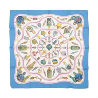 【美品】HERMES エルメス　カレ90 香水瓶柄　大判　アイボリー　シルク エルメス カレ90 Qu importe le flacon 香水瓶 スカーフ シルク ライト