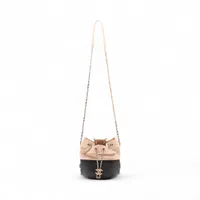 シャネル ガブリエル ドゥ シャネル レザー チェーンショルダーバッグ