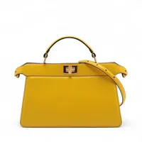 フェンディ アイシーユーイーストウエスト レザー 2WAYハンドバッグ