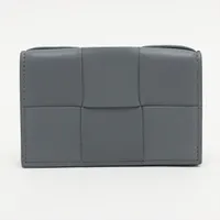 ボッテガヴェネタ マキシイントレチャート カセット レザー カード